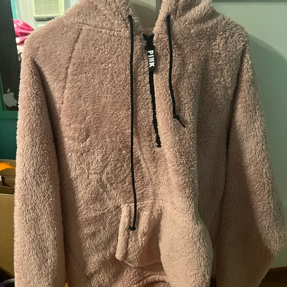 Pink sweater - Picture 1 of 2